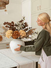 Composition florale artificielle – Hortensia orange et eucalyptus