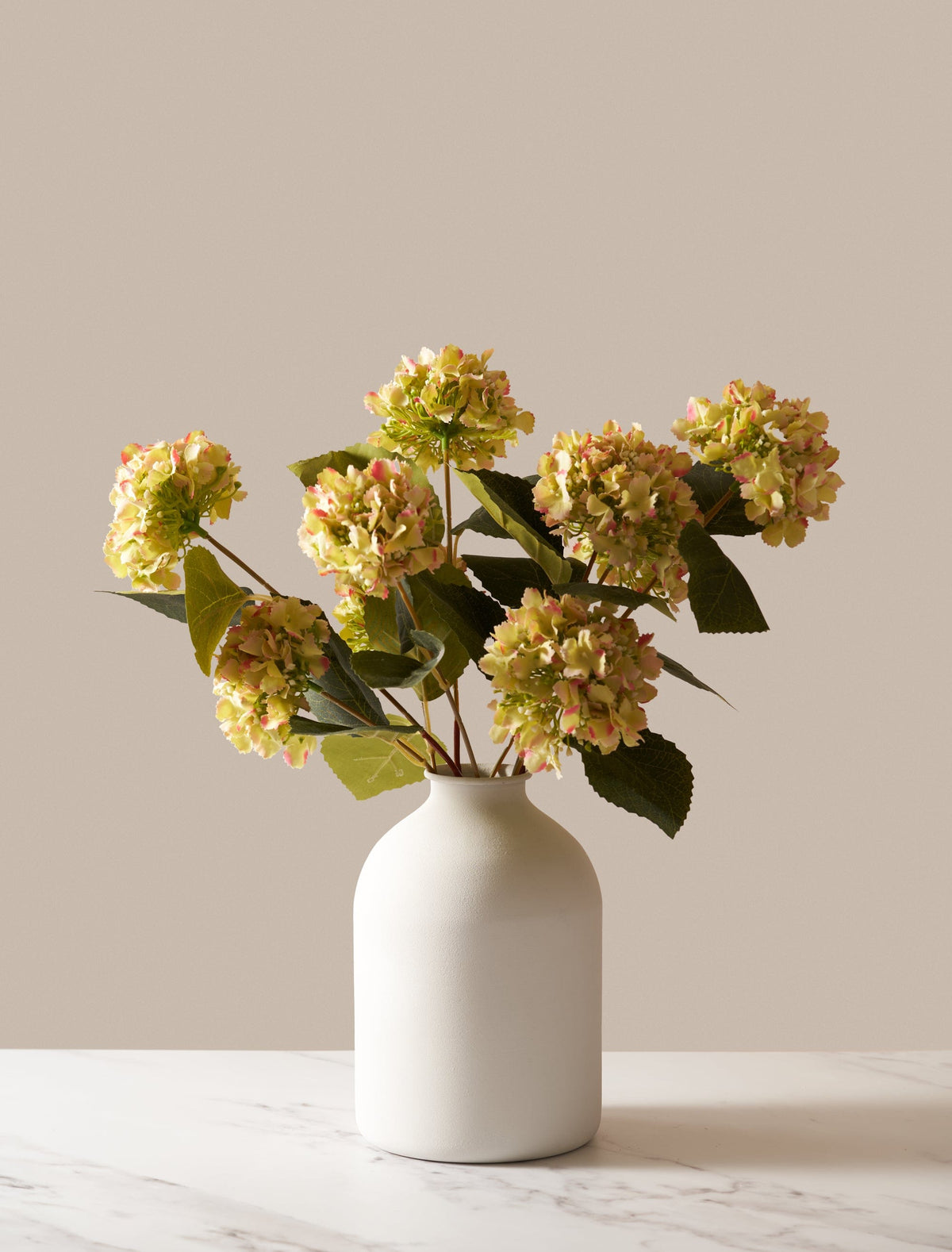 Petit bouquet d’hortensias artificiels – Rose agrume (3 tiges)