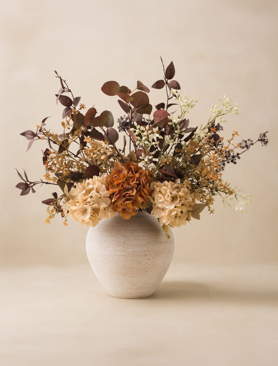 Composition florale artificielle - Hortensia orange et eucalyptus
