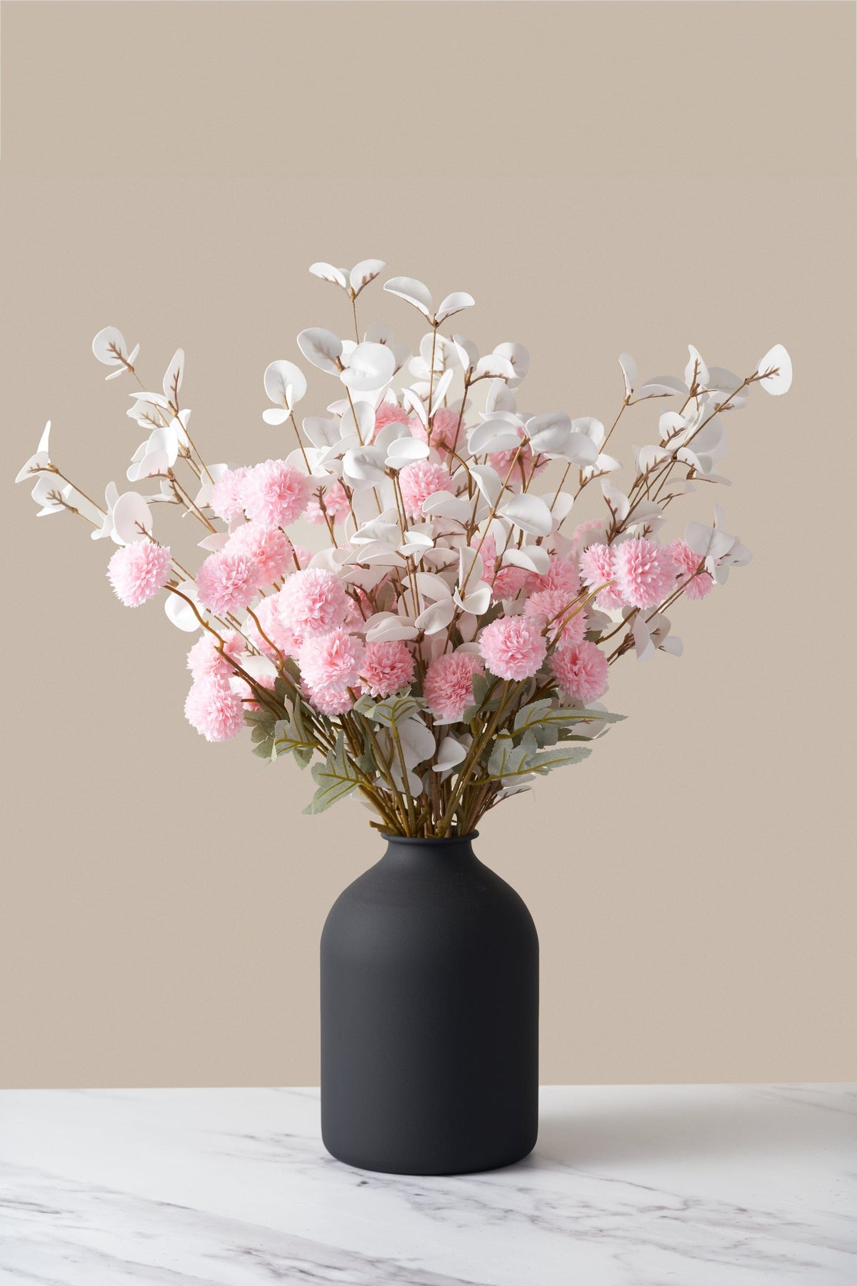 Composition florale artificielle – Blanc et rose