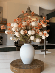 Composition florale artificielle – Fleurs de cire terre d’ombre