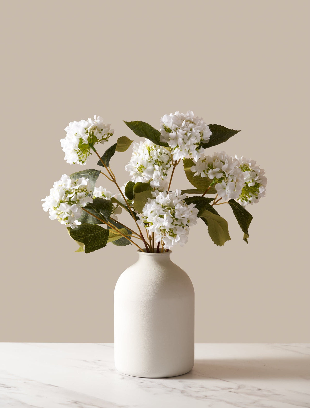 Petit bouquet d’hortensias artificiels – Blanc (3 tiges)