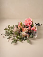 Composition florale artificielle – Pivoine rose et chrysanthème