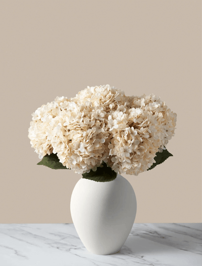 Grands hortensias artificiels – Crème (5 tiges)