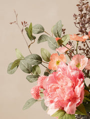 Composition florale artificielle – Pivoine rose et chrysanthème