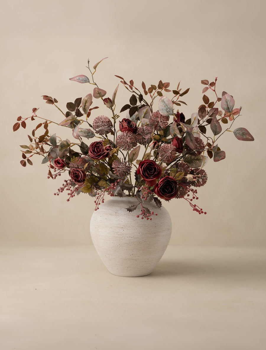Composition florale artificielle - Mélange de roses rouges et pourpres